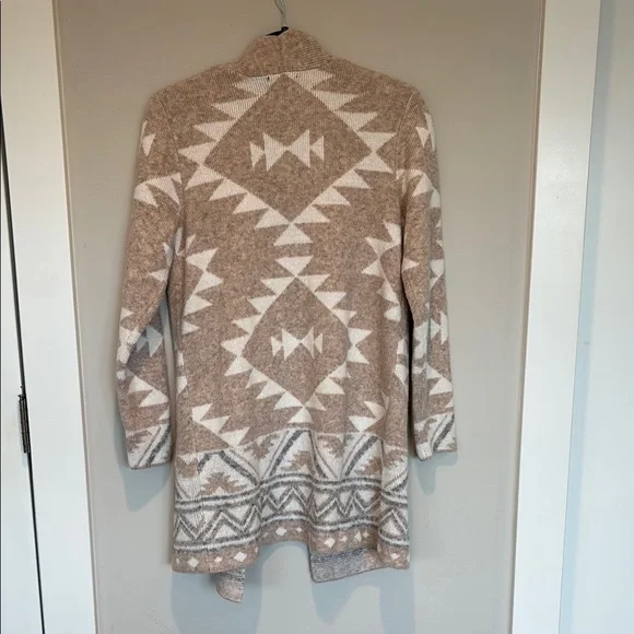 Frye Women's Tan and White Sweater - Picture 4 of 4